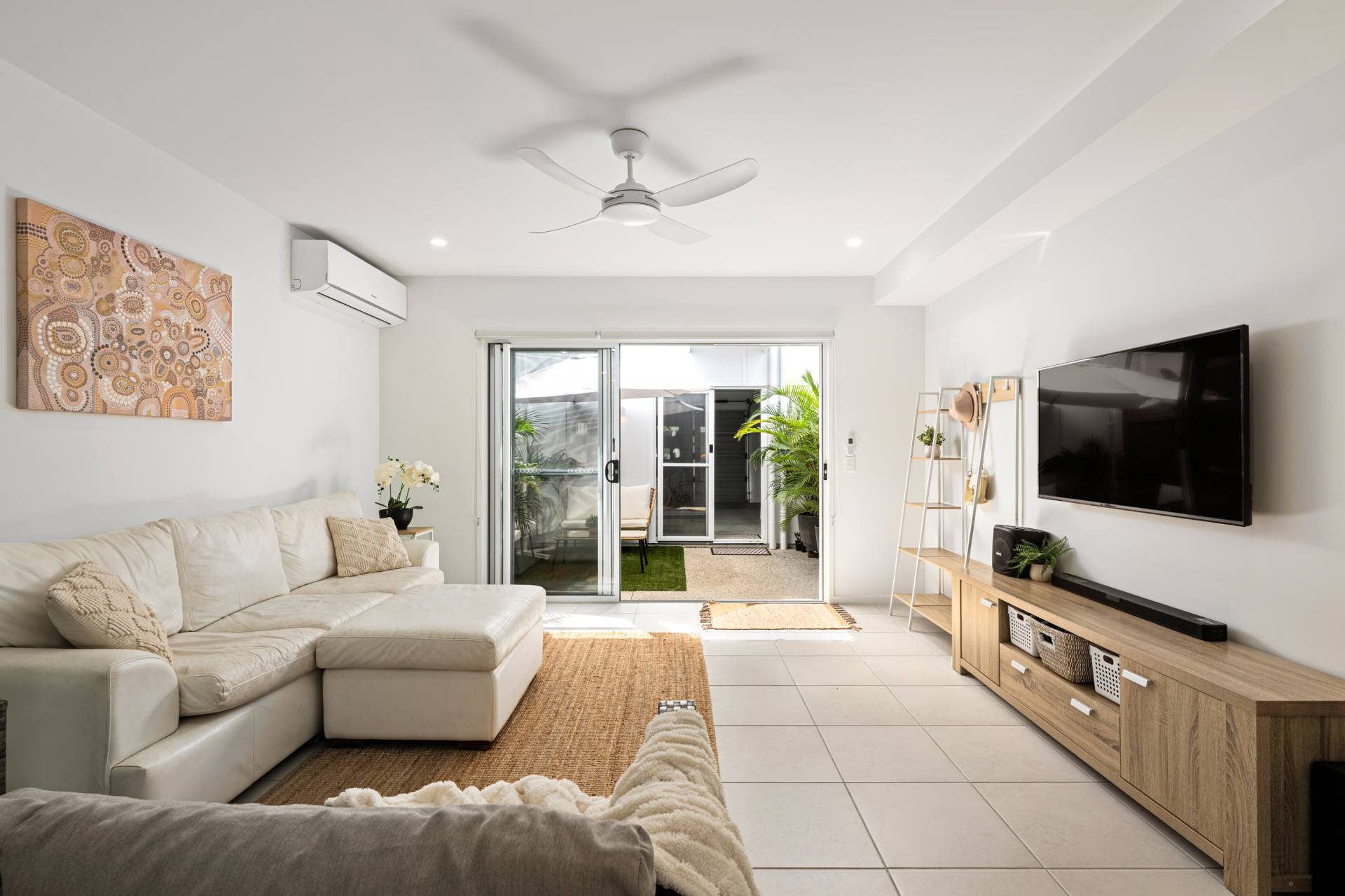 36 Clarence Way, Nirimba - Thumbnail 2