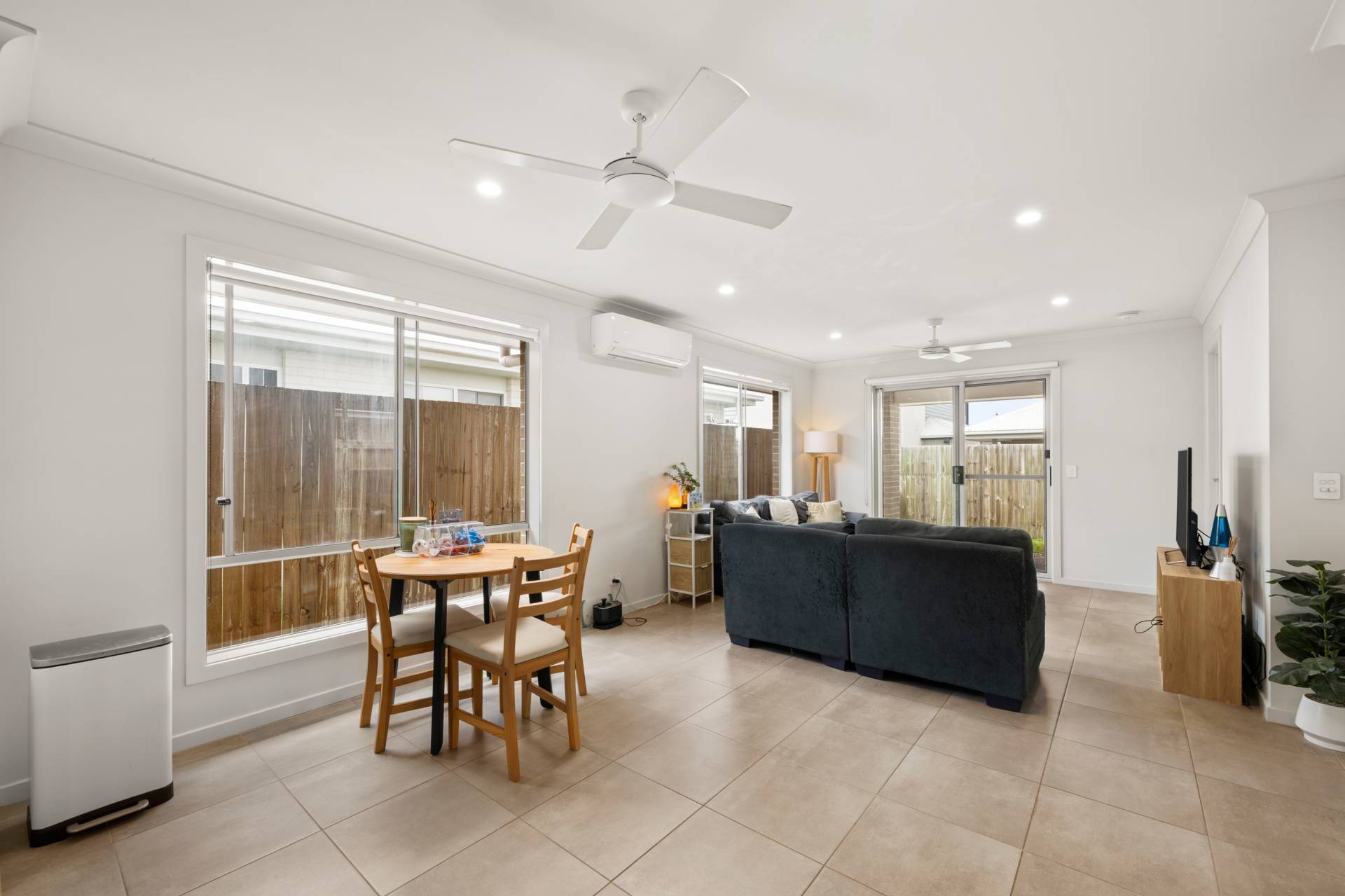 6 Daydream Crescent, Banya - Thumbnail 2