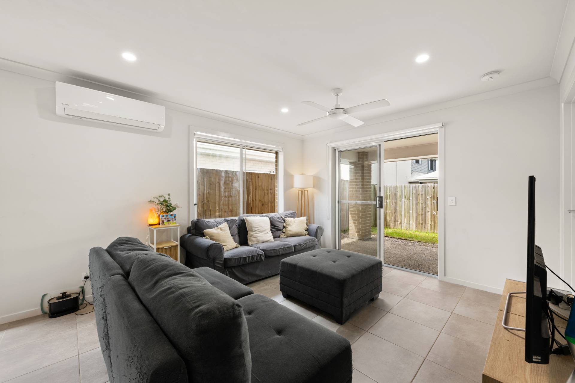 6 Daydream Crescent, Banya - Thumbnail 3