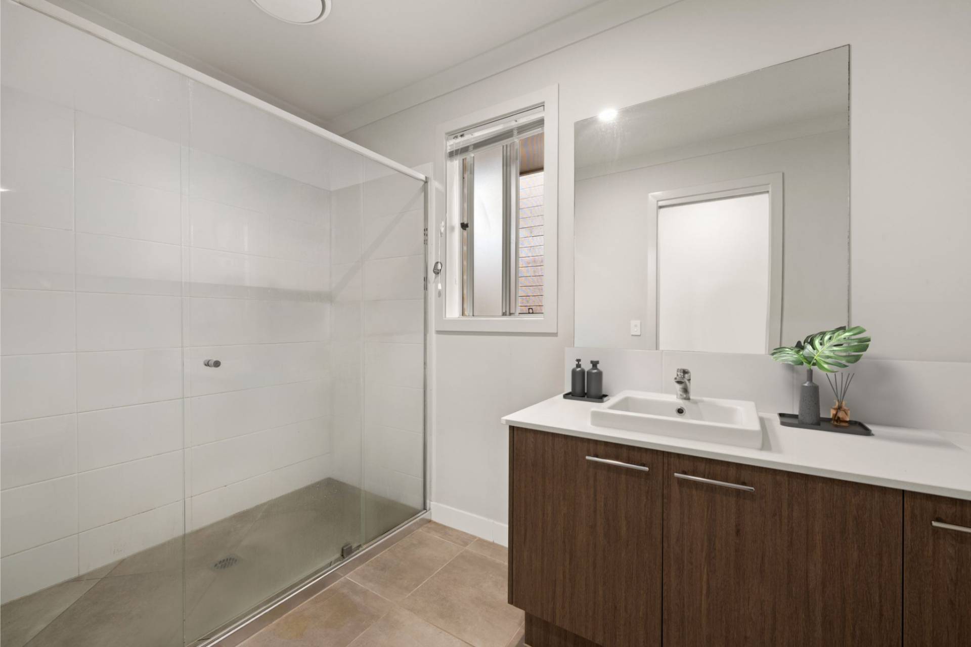 6 Daydream Crescent, Banya - Thumbnail 8