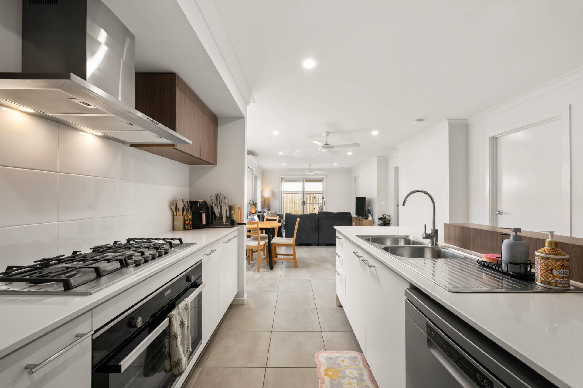 6 Daydream Crescent, Banya - Thumbnail 6