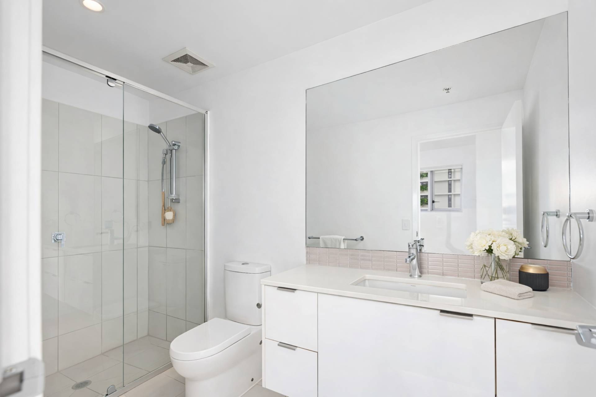 1007/66 Manning Street, South Brisbane - Thumbnail 6