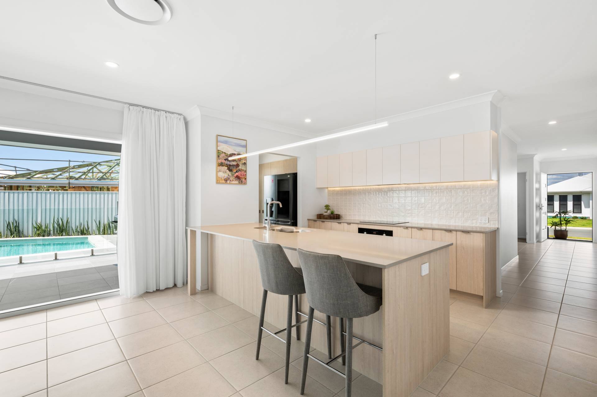 13 Napier Crescent, Banya - Thumbnail 3