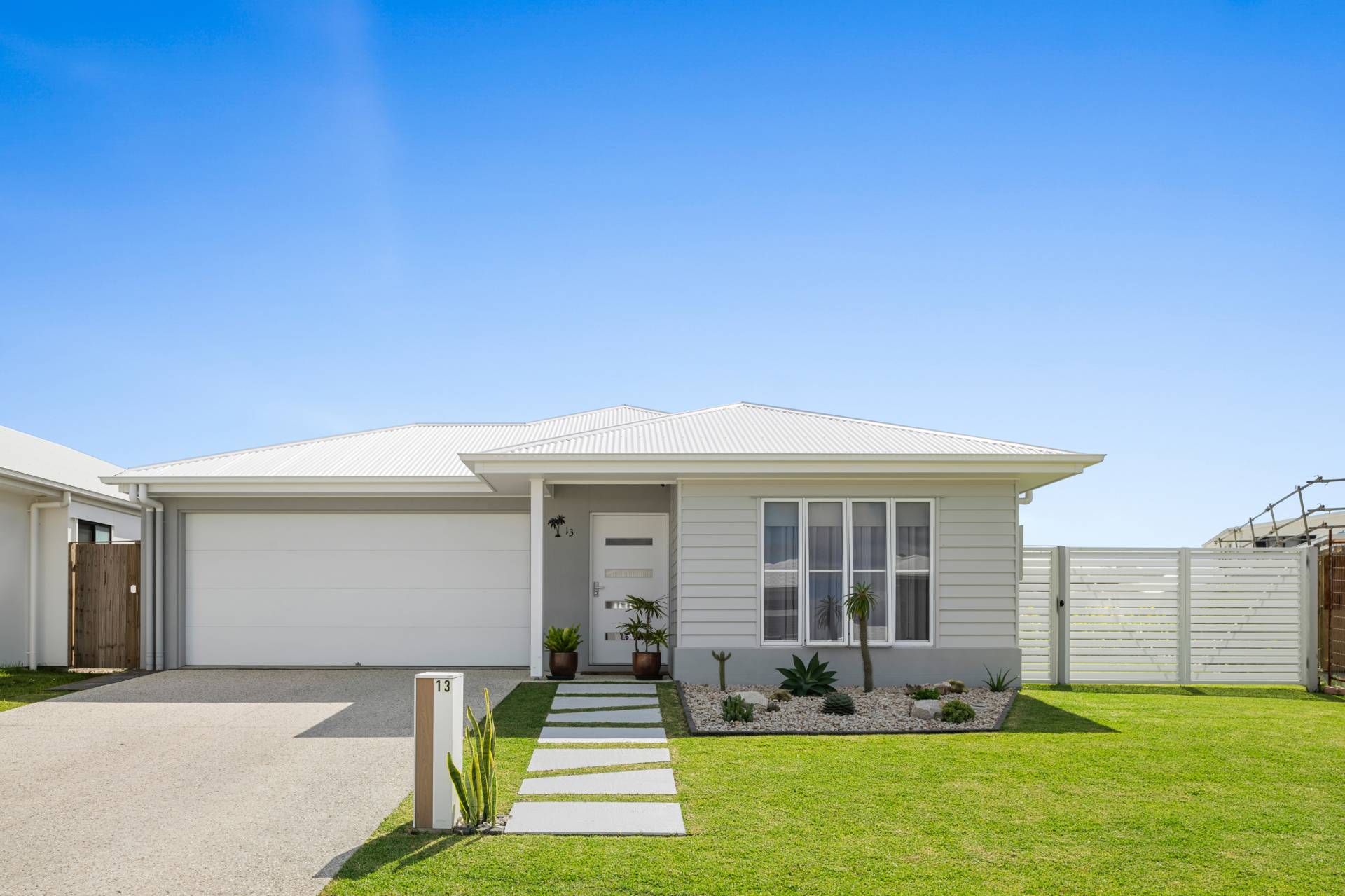 13 Napier Crescent, Banya - Thumbnail 2