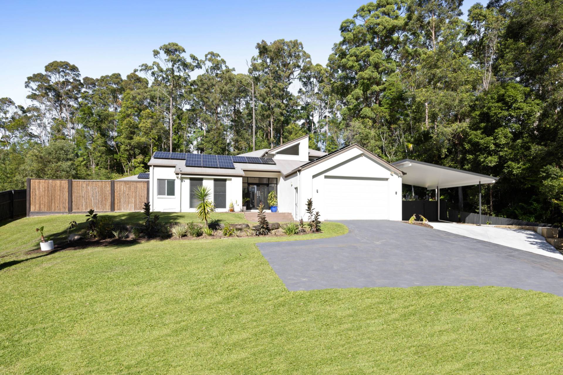 2 Sundown Close, Tanawha - Image 1