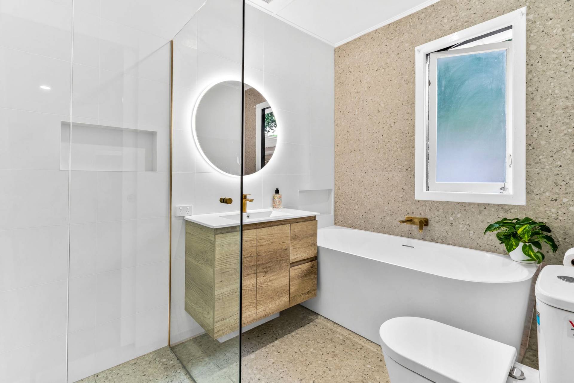 64 Coes Creek Road, Burnside - Thumbnail 4