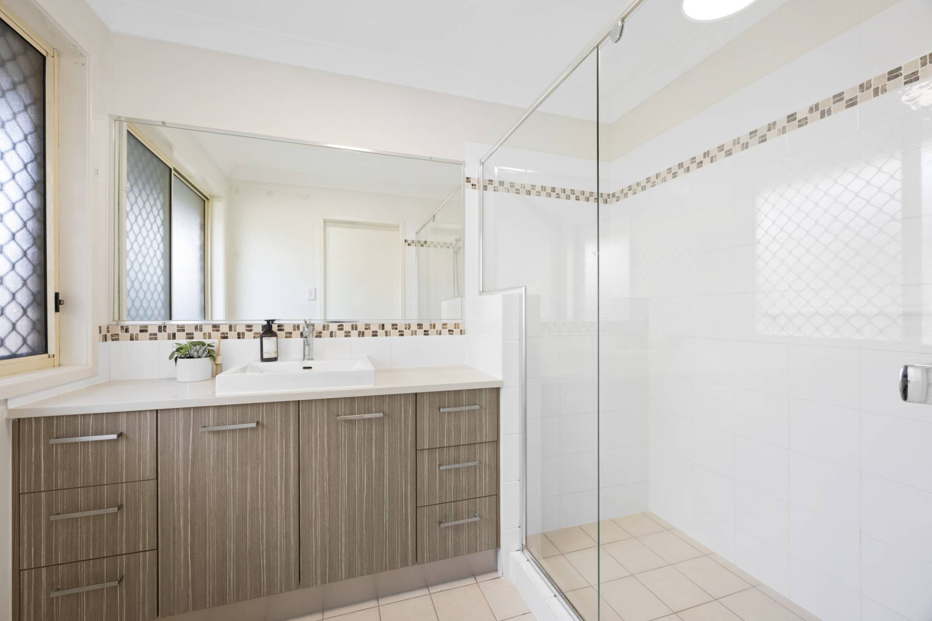 16 Barracuda Court, Mountain Creek - Thumbnail 8