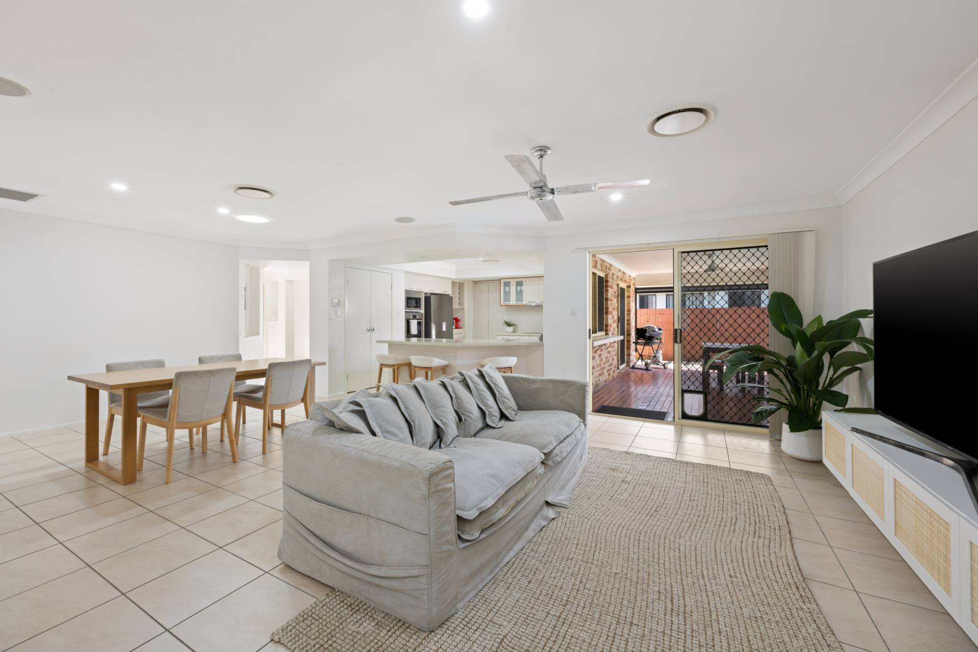 16 Barracuda Court, Mountain Creek - Thumbnail 5