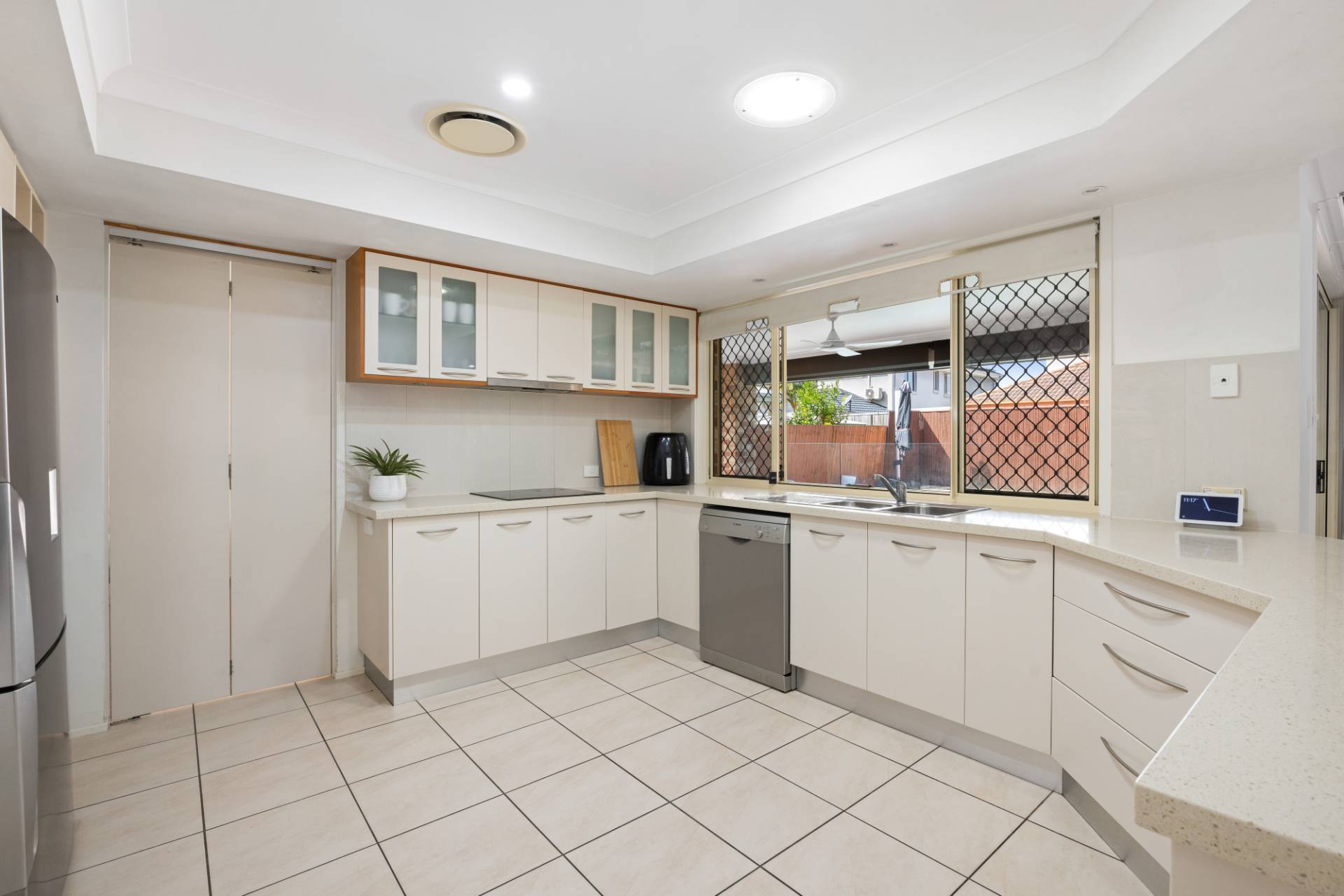 16 Barracuda Court, Mountain Creek - Thumbnail 4