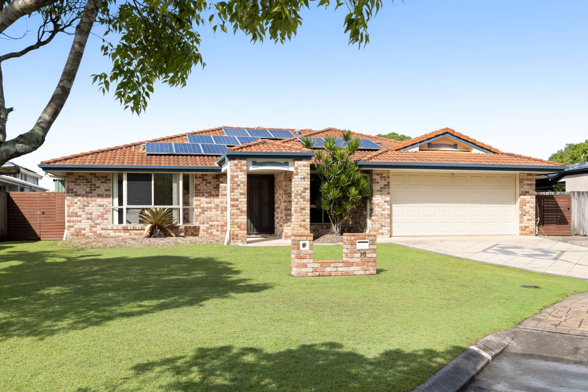 16 Barracuda Court, Mountain Creek - Thumbnail 2