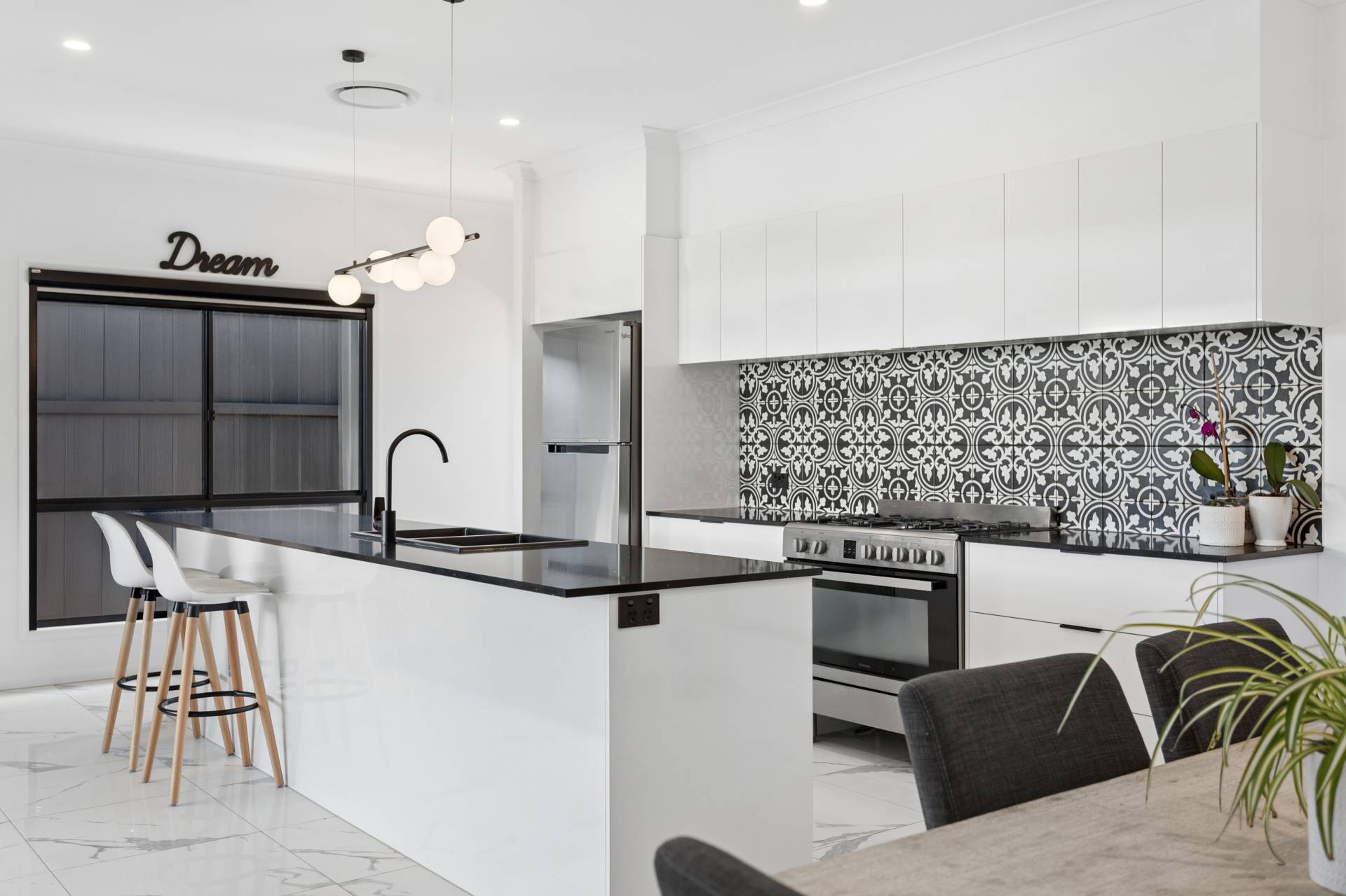8 Kalbarri Street, Banya - Thumbnail 4