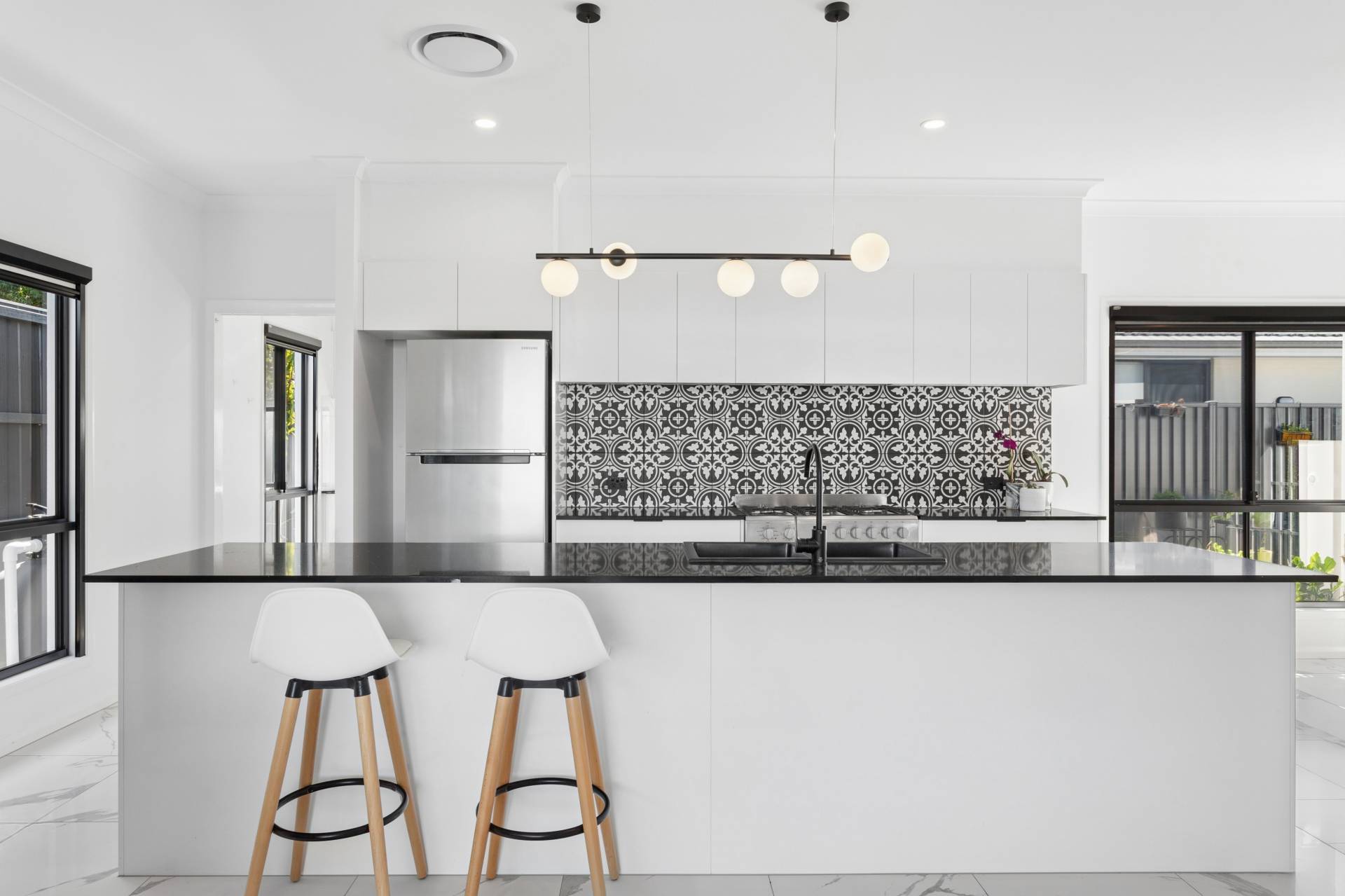 8 Kalbarri Street, Banya - Thumbnail 3
