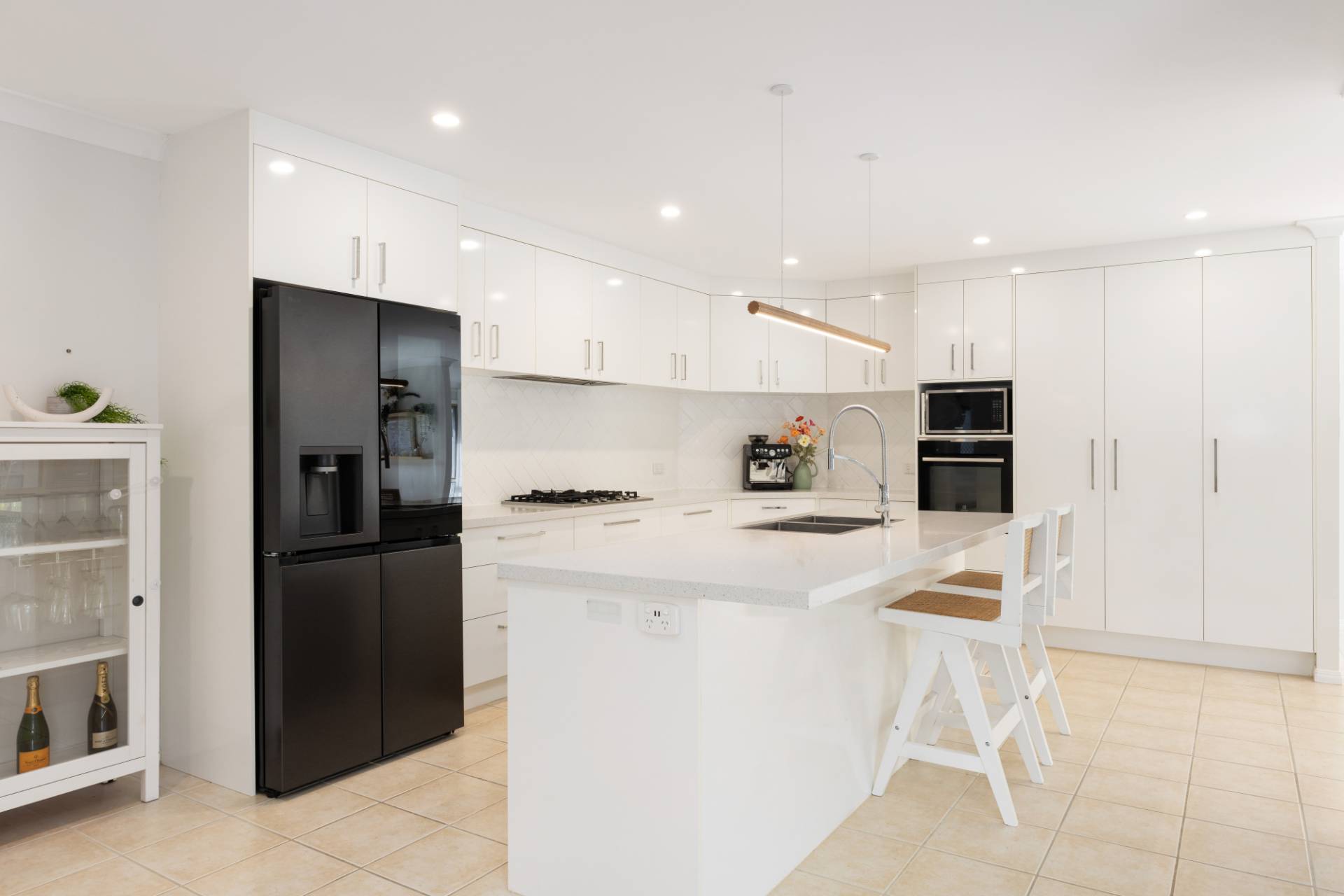 23 Barracuda Court, Mountain Creek - Thumbnail 4