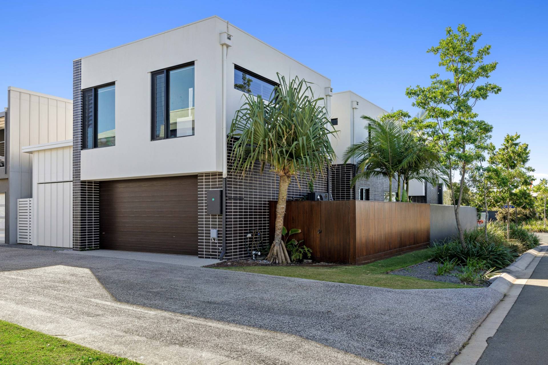 12 Leslie Crescent, Baringa - Thumbnail 4