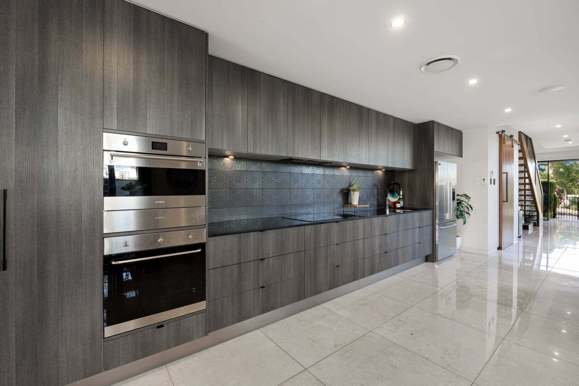 12 Leslie Crescent, Baringa - Thumbnail 5