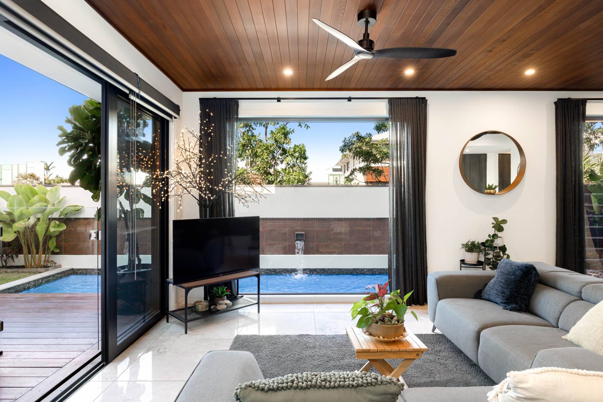 12 Leslie Crescent, Baringa - Thumbnail 2