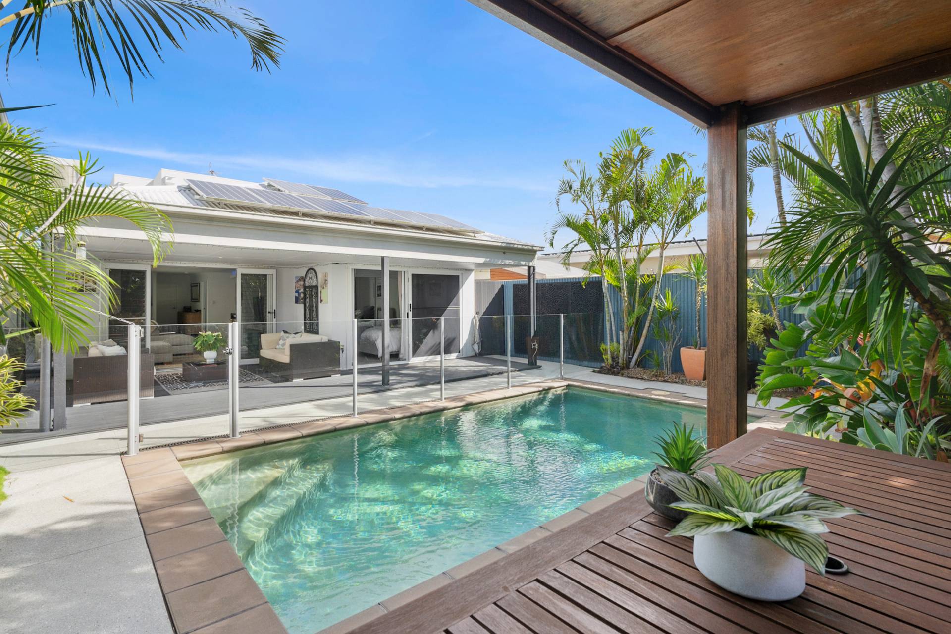 11 Bonaire Court, Parrearra - Thumbnail 3