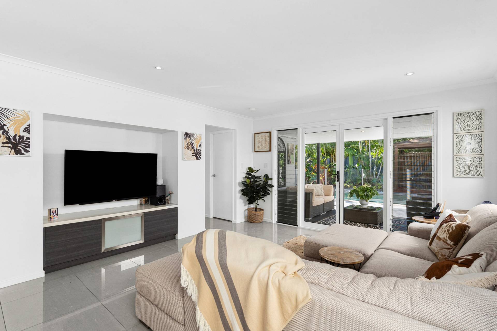 11 Bonaire Court, Parrearra - Thumbnail 5