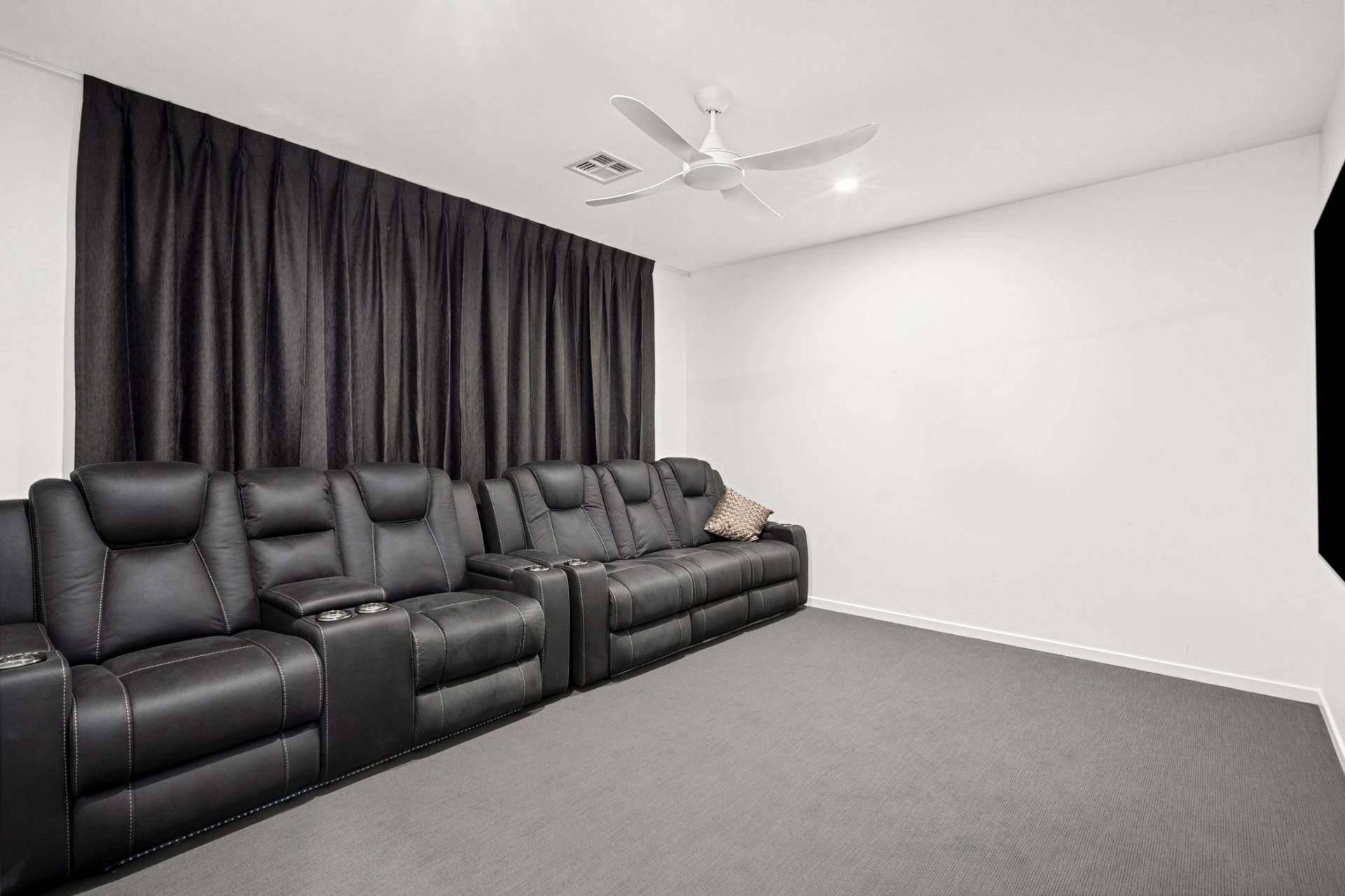 12 Meads Road, Tanawha - Thumbnail 6