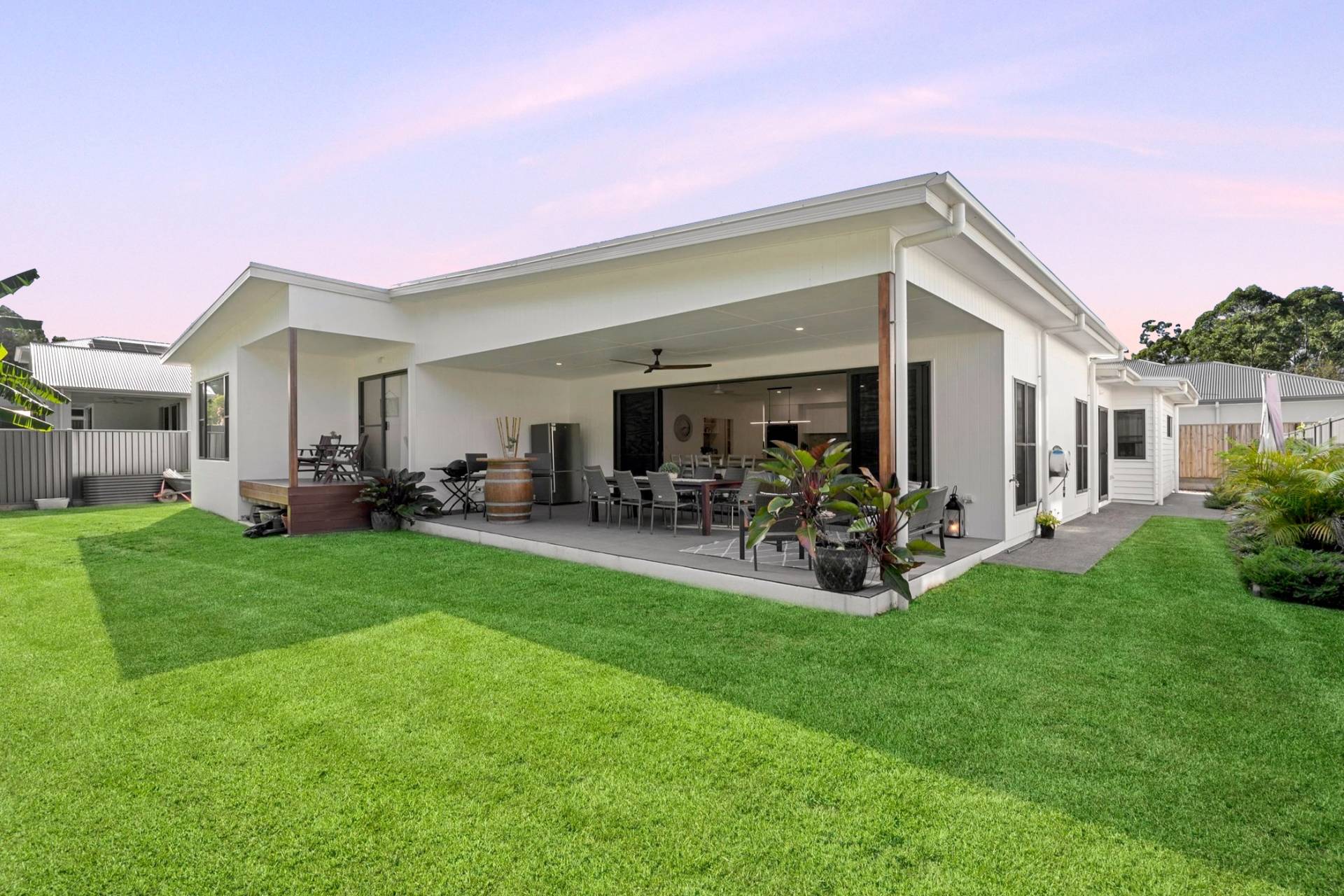 12 Meads Road, Tanawha - Thumbnail 2