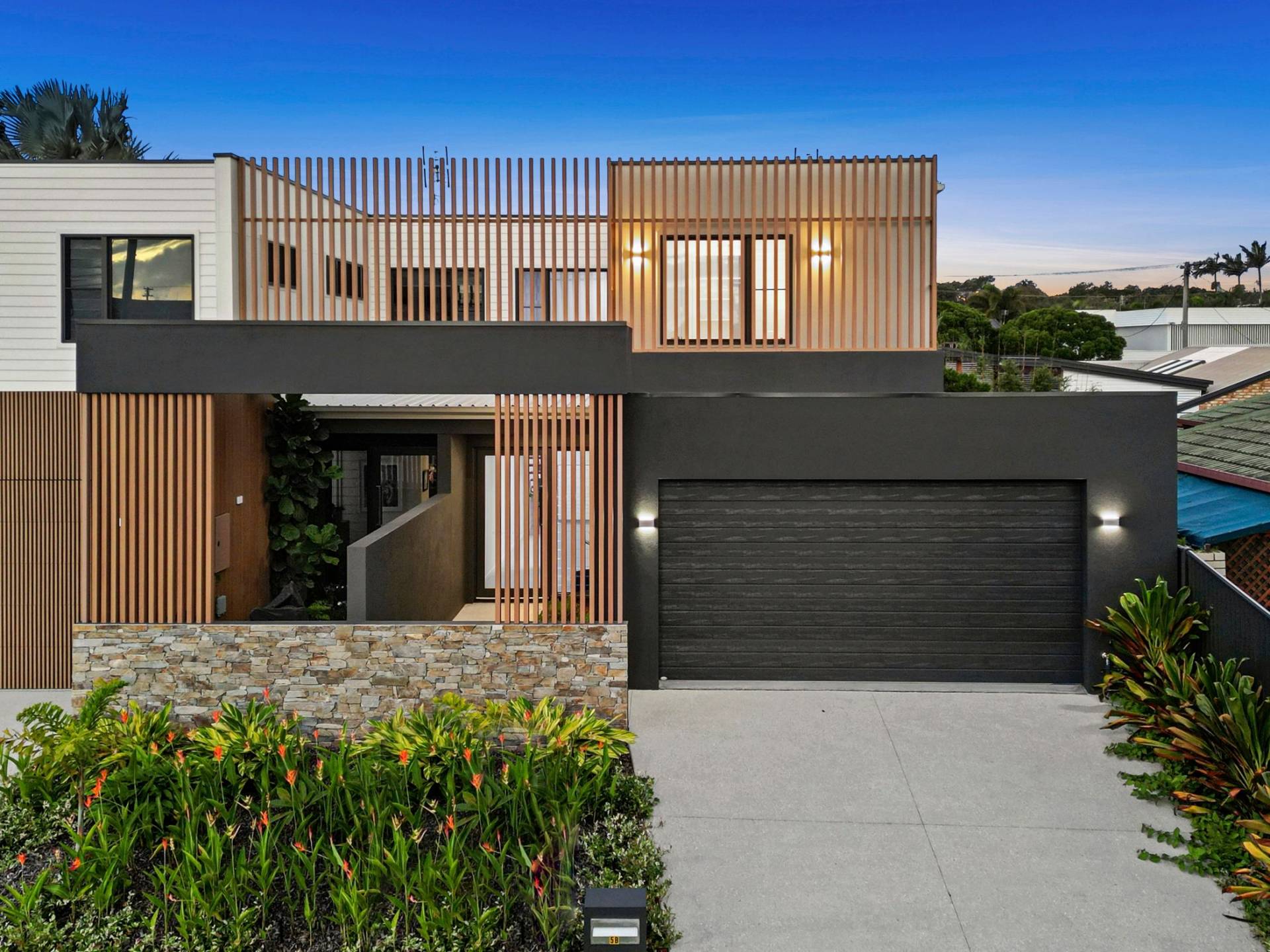 Residence 2/ 5 Bluebird Parade, Bokarina - Image 1