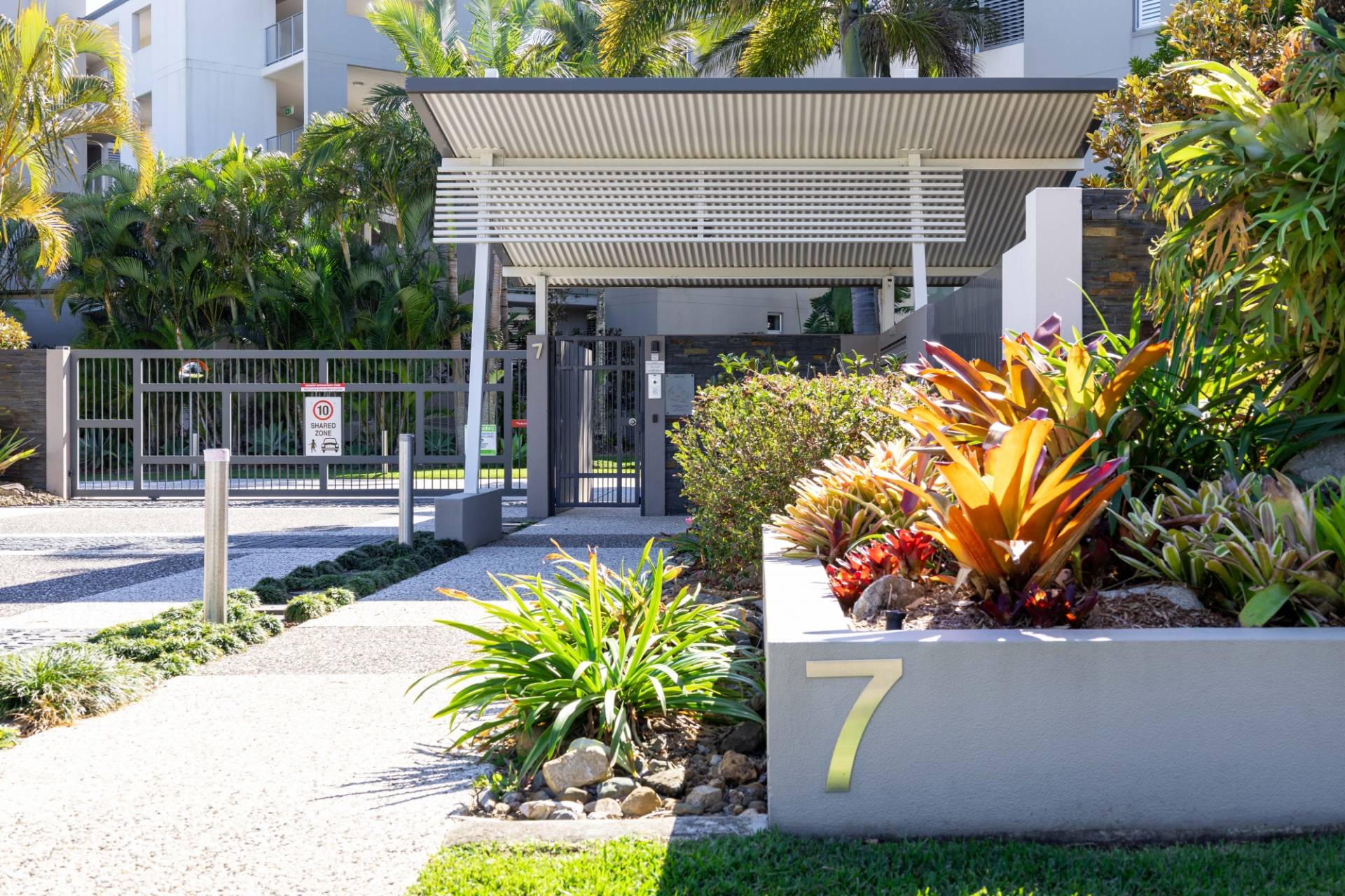 84, 7 Grand Parade, Parrearra - Thumbnail 2