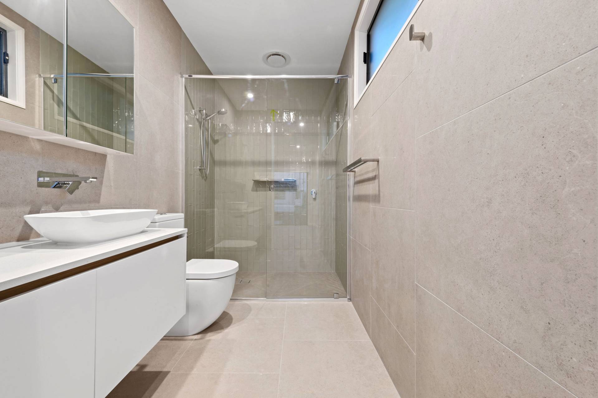 4, 37-39 Taylor Avenue, Golden Beach - Thumbnail 3