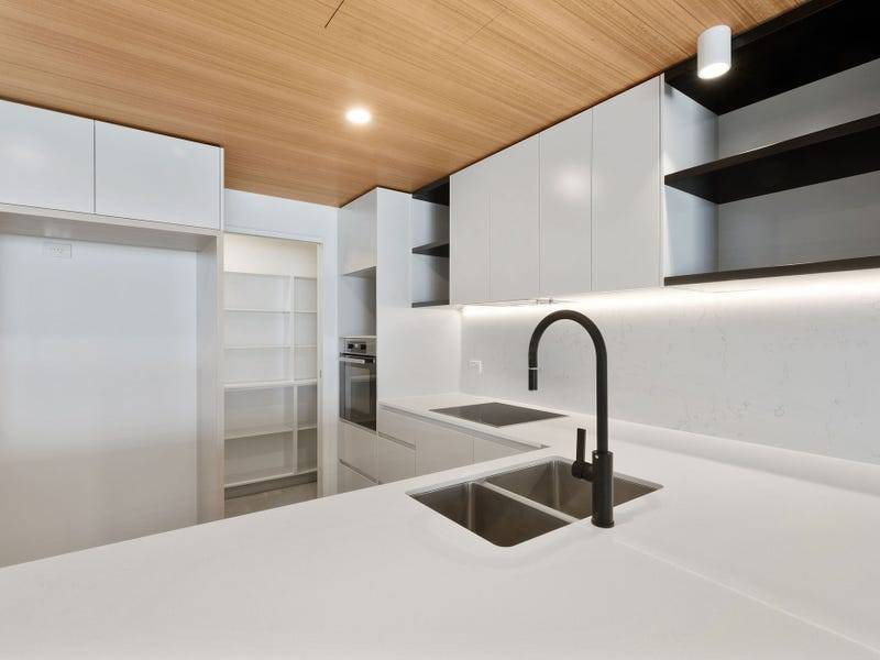 302, 118-120 Alexandra Parade, Alexandra Headland - Thumbnail 2
