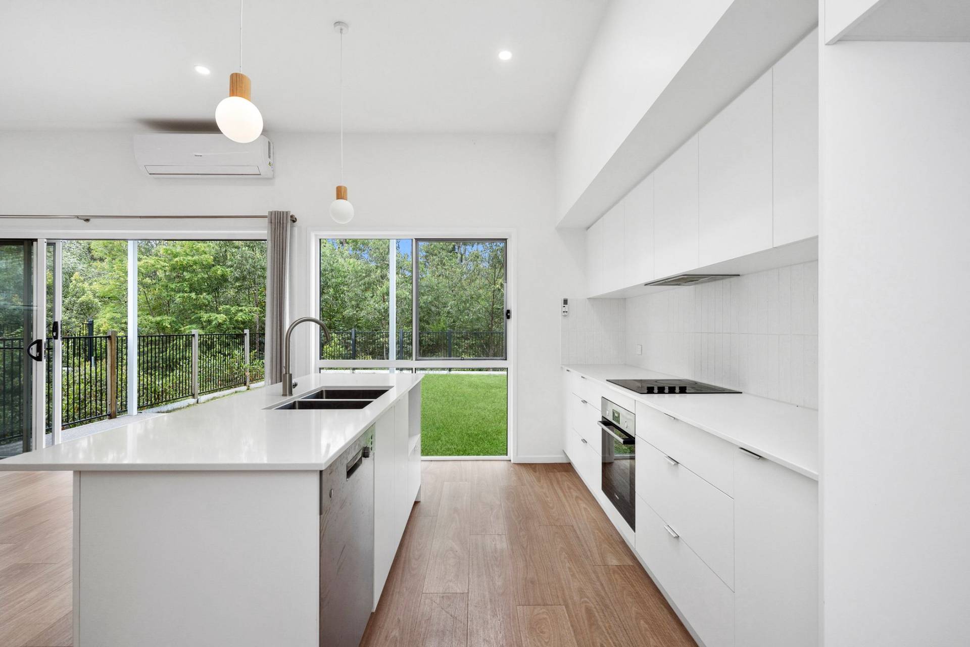 44 Palm Forest Circuit, Forest Glen - Thumbnail 2