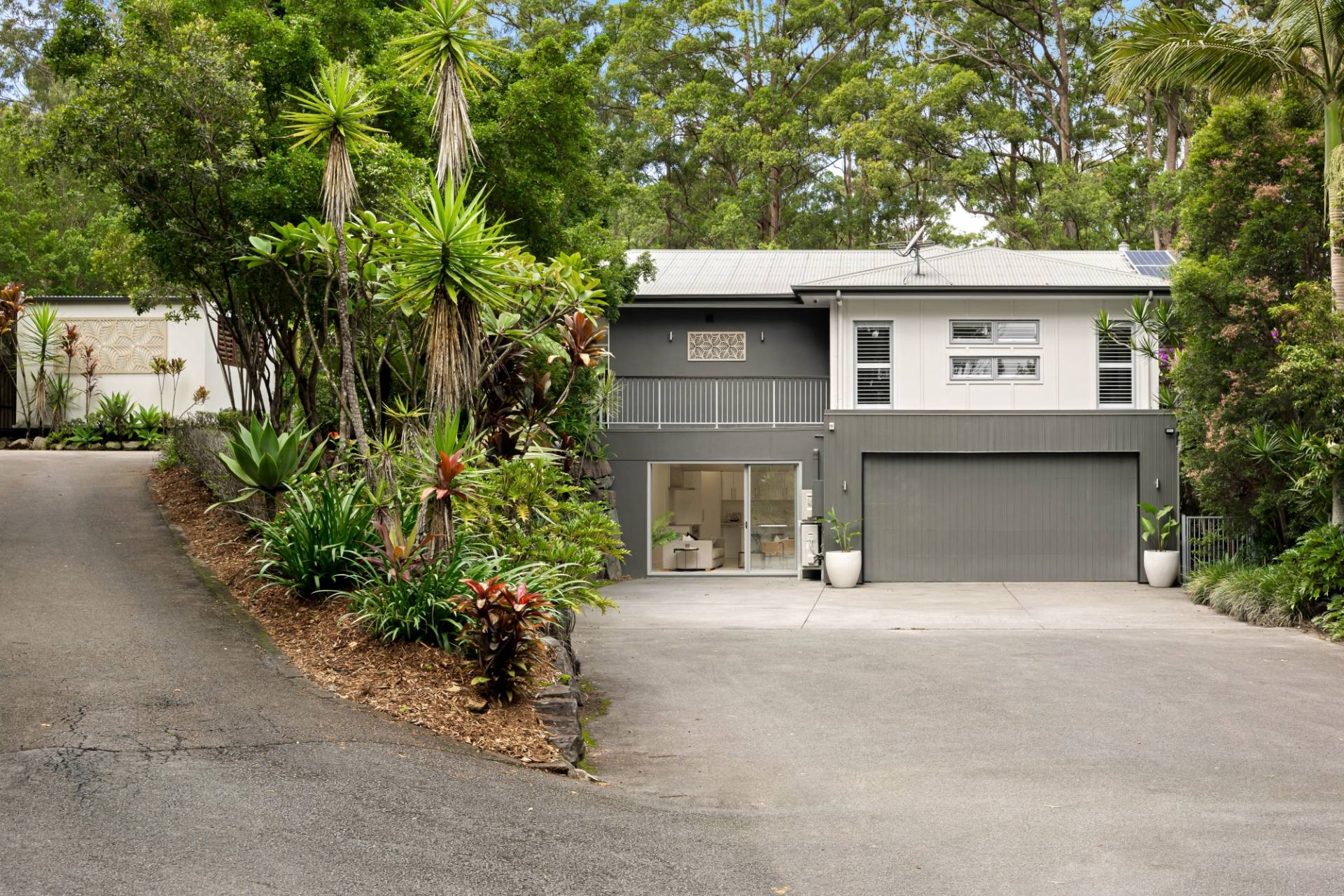 16 Monarch Place, Mons - Thumbnail 2