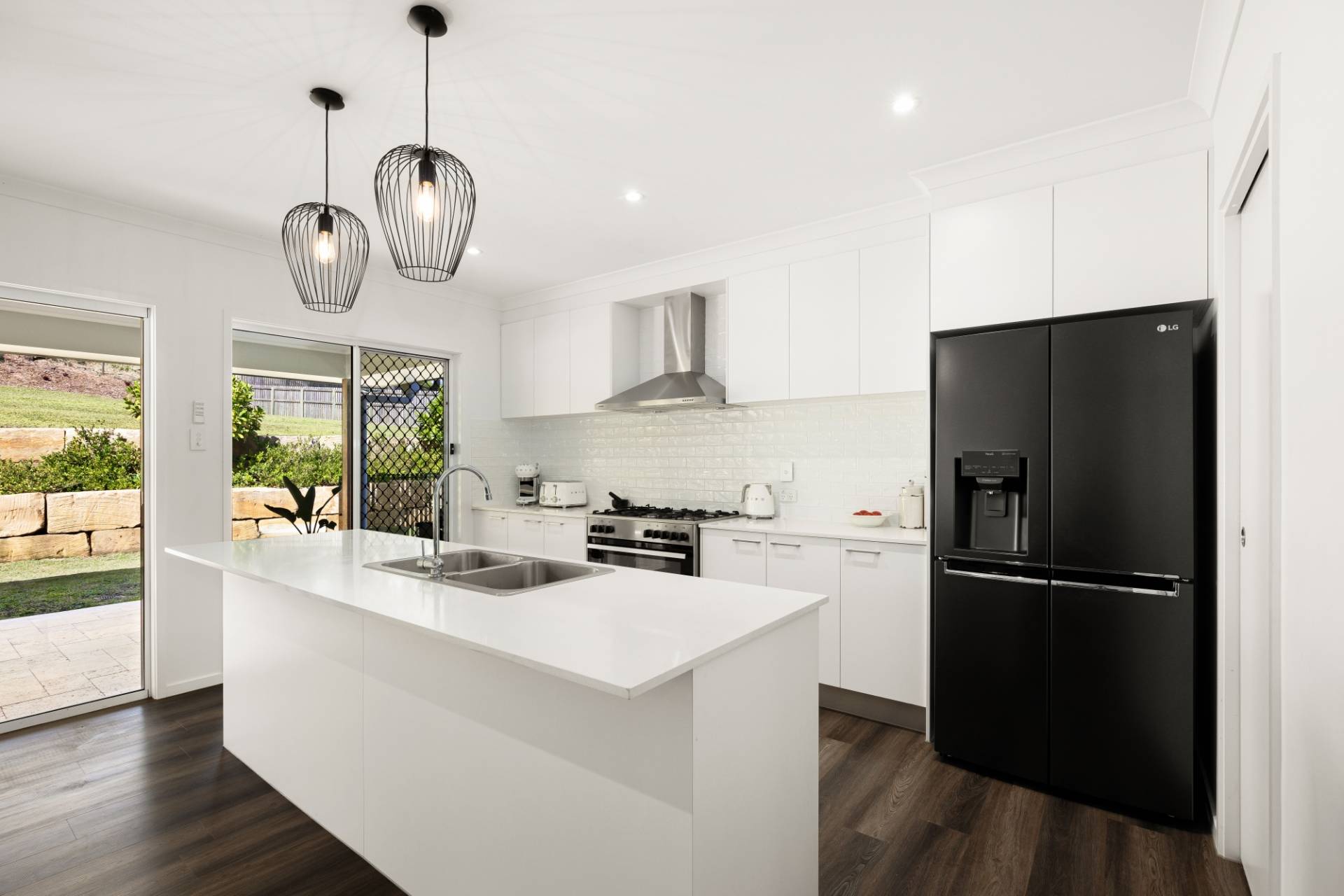 17 Chambers Court, Glenview - Thumbnail 2