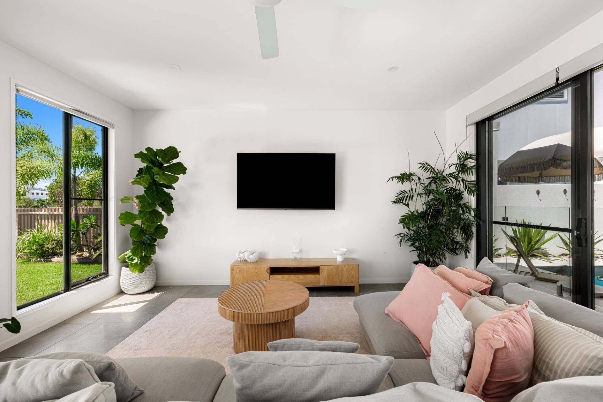 12 Riviera Place, Mountain Creek - Thumbnail 5