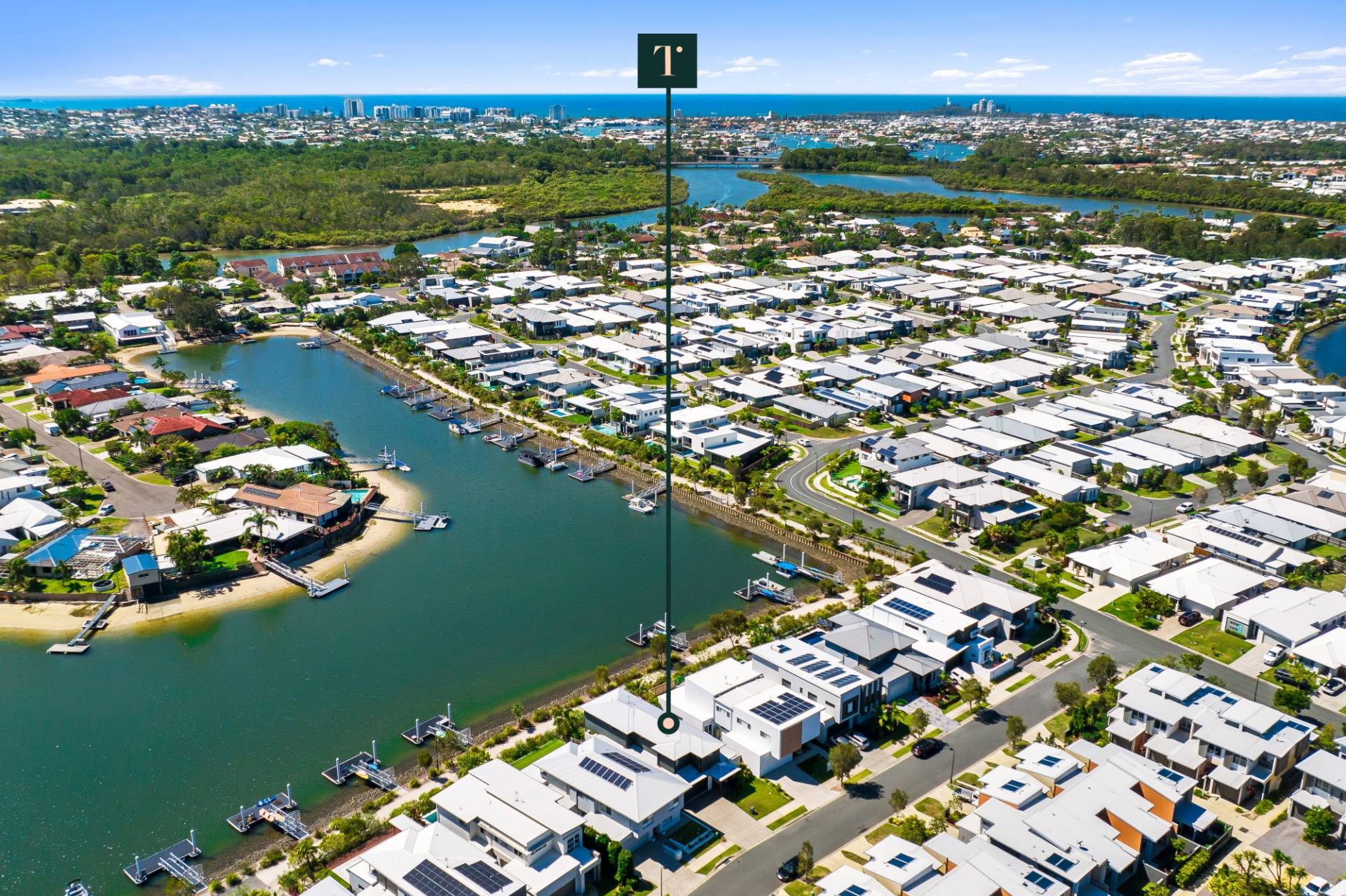 12 Riviera Place, Mountain Creek - Thumbnail 2