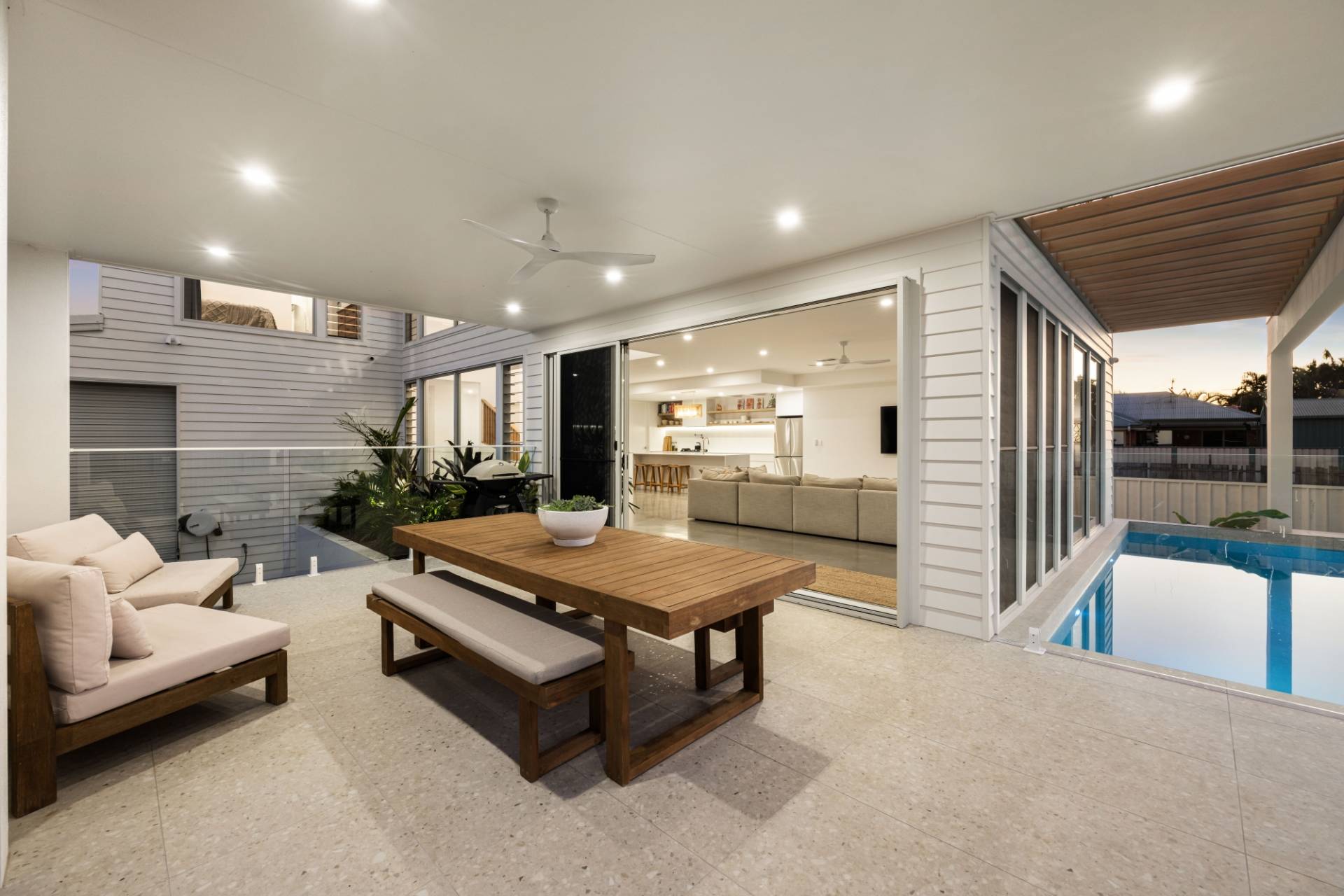 47 Theresa Street, Golden Beach - Thumbnail 3