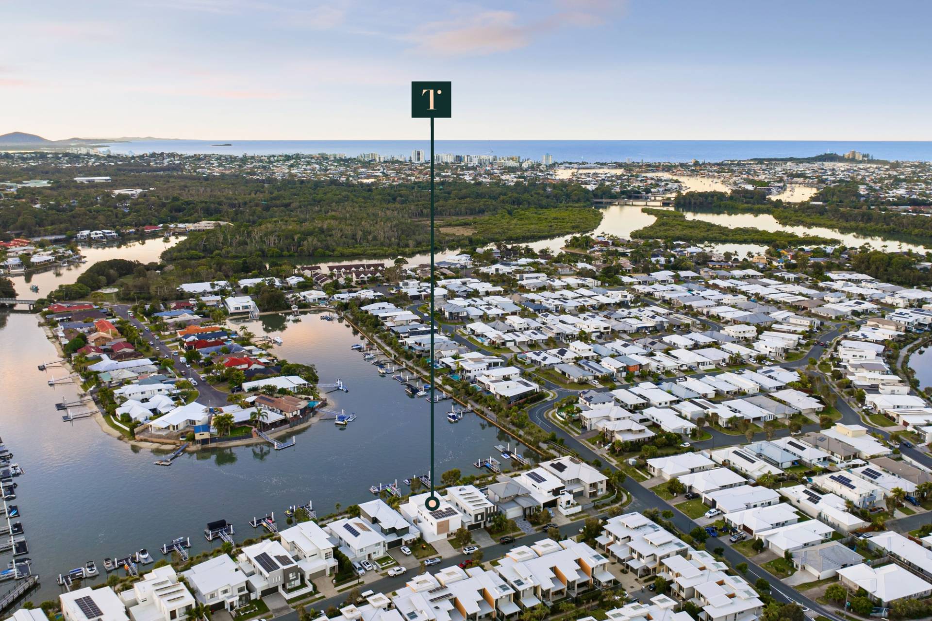 10 Riviera Place, Mountain Creek - Thumbnail 3