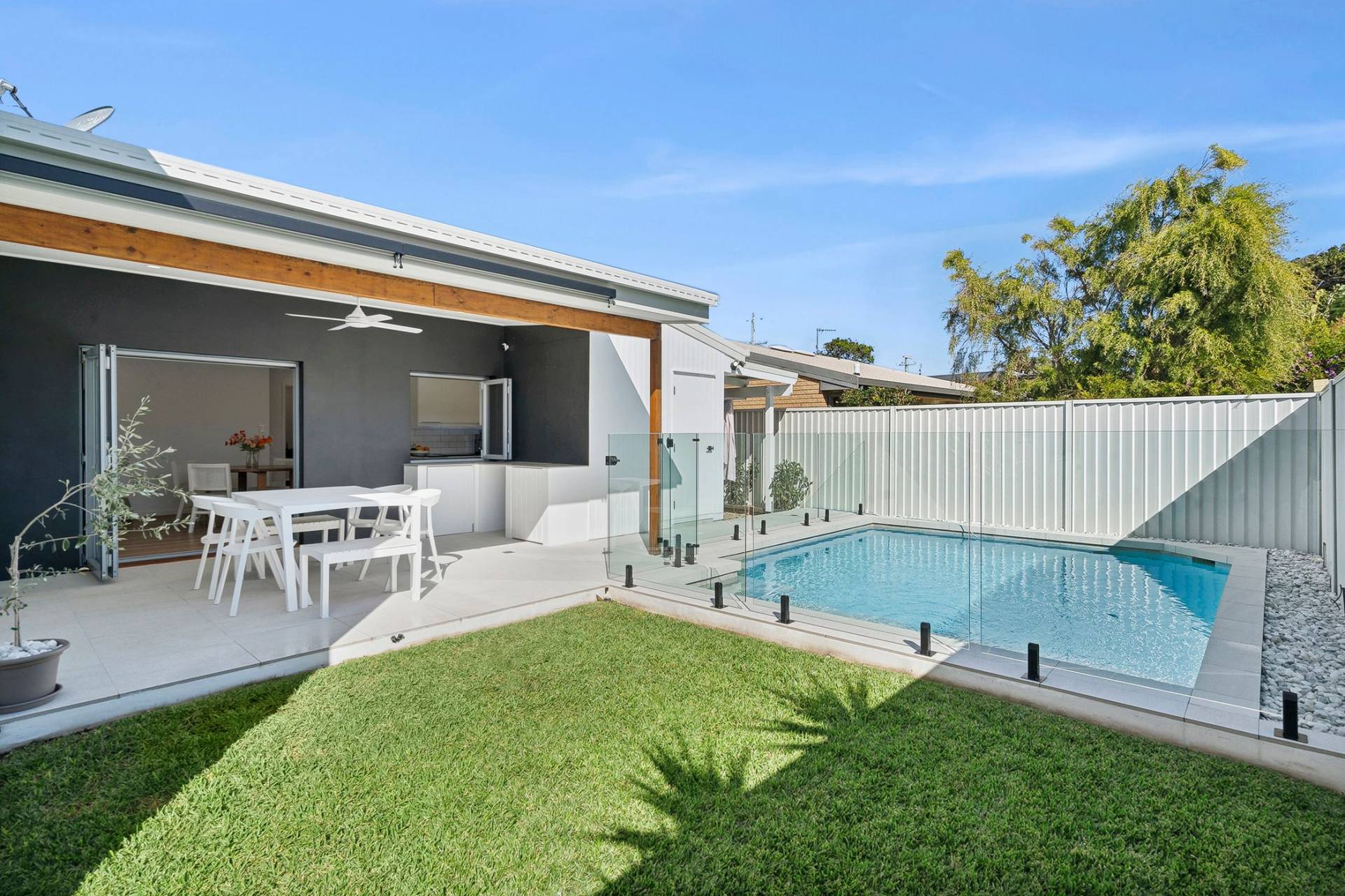 2, 34 Oomoo Street, Buddina - Image 1