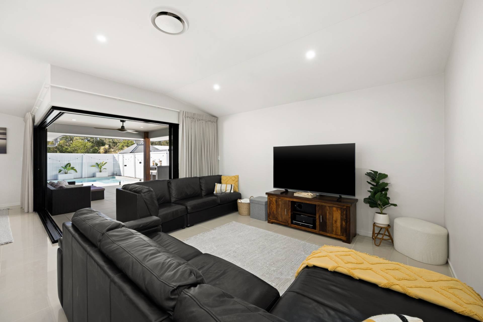 20 Lark Circuit, Mountain Creek - Thumbnail 7