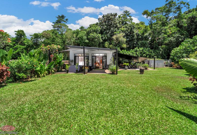 Private, Well Executed – Your Classy Resort Style Shouse !