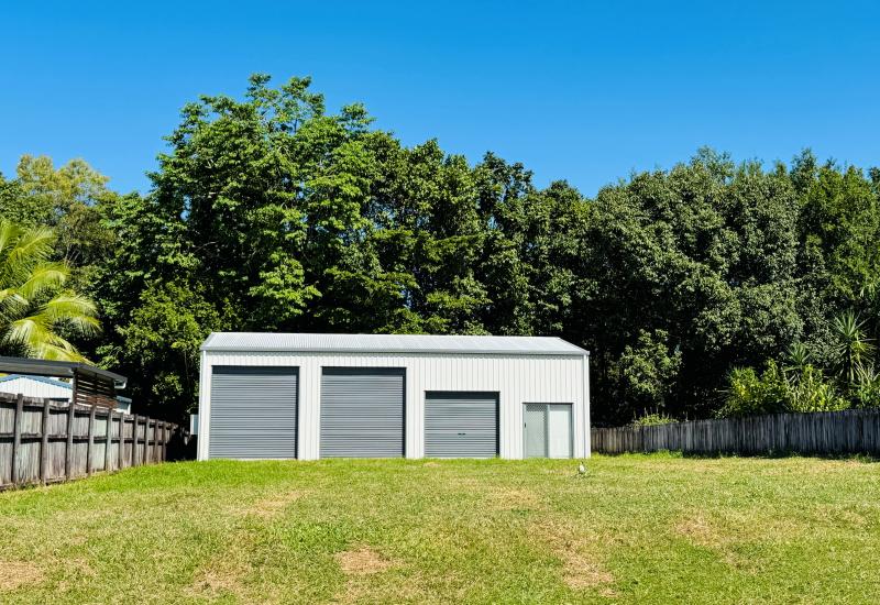 Backing onto Reserve with Established Shed !