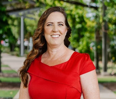 Pauline Humphries photo