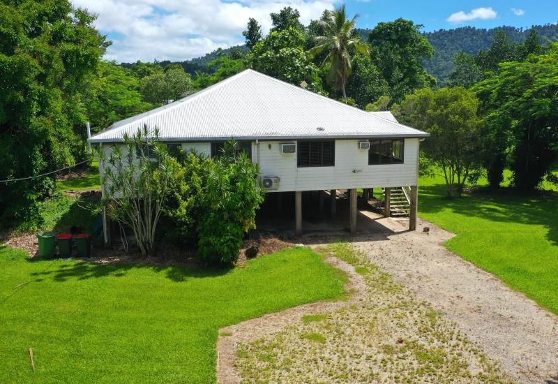 Dual Living Opportunity with Massive Shed on a Corner Block!