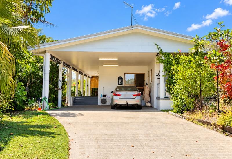Fully Furnished Beachside Living in Tully Heads!