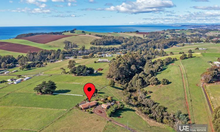 Superb Acreage Getaway