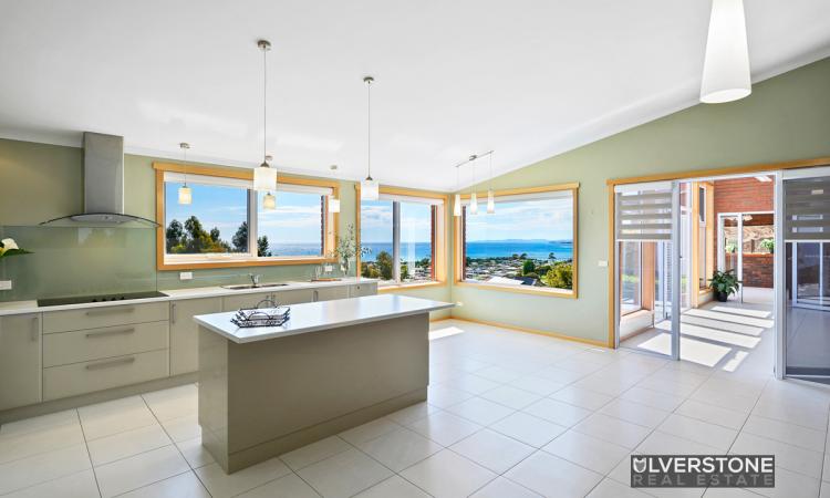 Spacious Privacy with Spectacular Sea Views