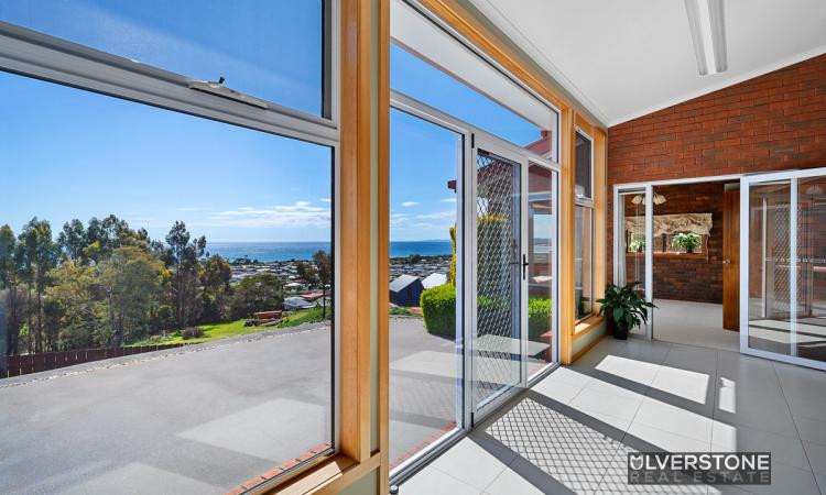 Spacious Privacy with Spectacular Sea Views