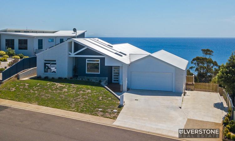 Top Shelf: Master Built Home with Incredible Views