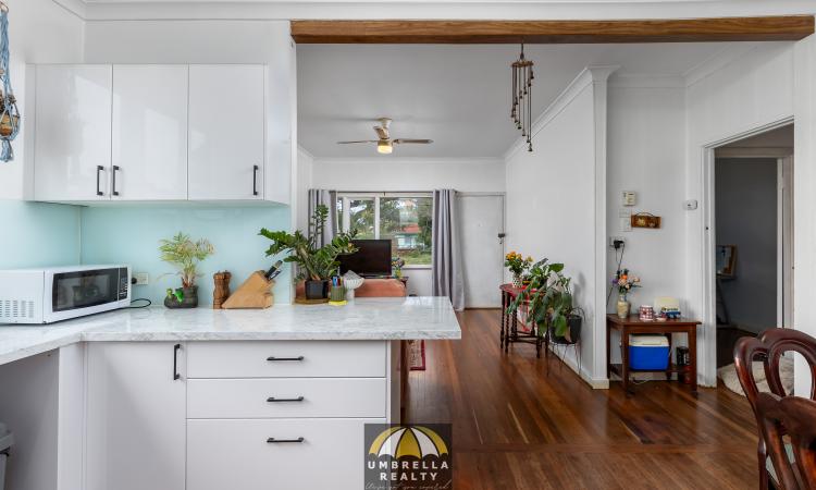 Charming Cottage on a Huge 809m² Block with Development Potential