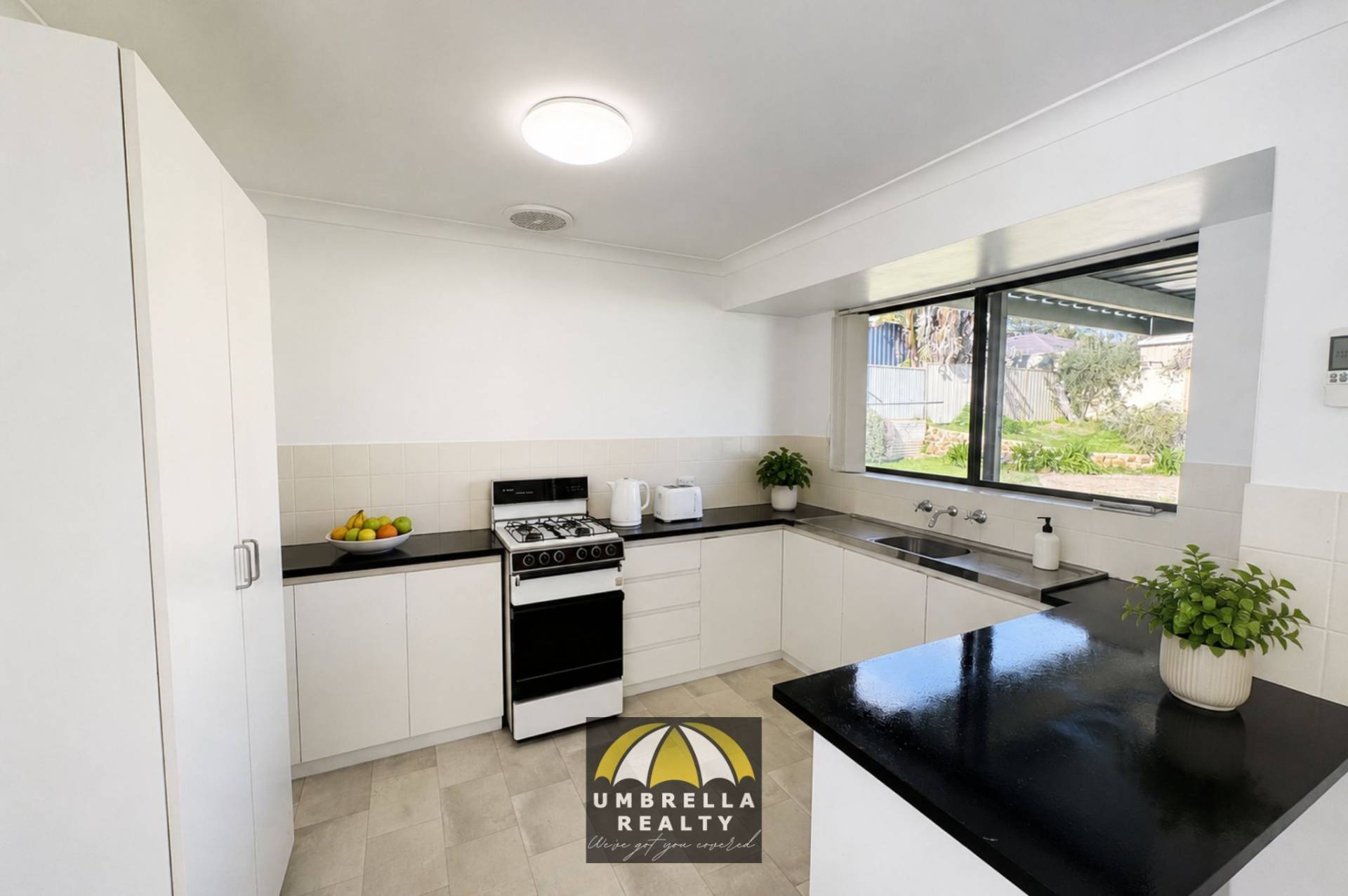 5 Lockwood Cres, Withers - Thumbnail 2