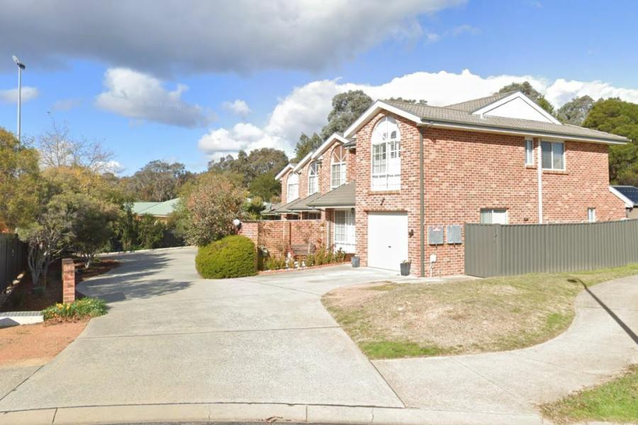 Large 4 bedroom townhouse