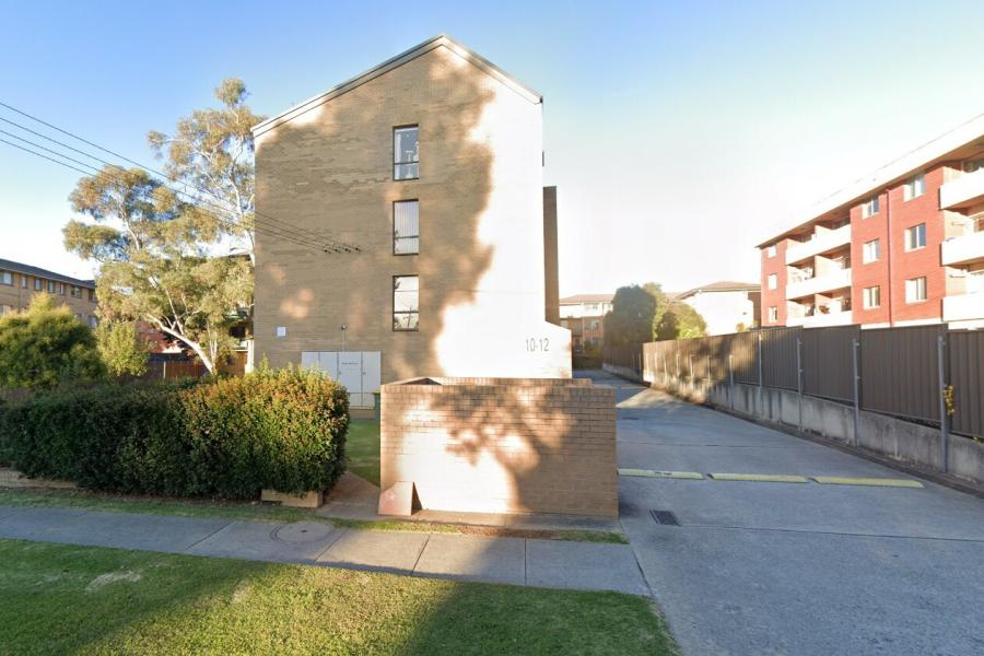 Spacious 1 bedroom unit